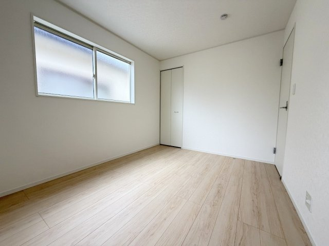 三郷市早稲田2丁目　新築戸建　全3棟　3号棟の洋室|クローゼット付きの洋室6帖