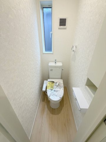 三郷市早稲田2丁目　新築戸建　全3棟　3号棟のトイレ|2階のトイレです