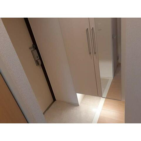 リバブルKの玄関