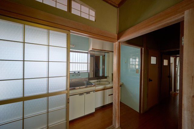 伊予市下三谷の中古のおうち　伊予市下三谷中古戸建のキッチン|使いやすいキッチンです