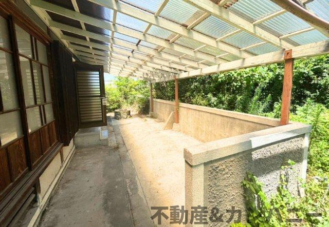 伊予市下三谷の中古のおうち　伊予市下三谷中古戸建の庭|お庭の付いた物件です