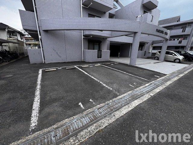 パークヒル尾崎の駐車場|駐車スペースもあります