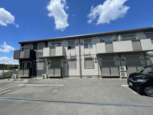 ルミエール　ハルム の駐車場