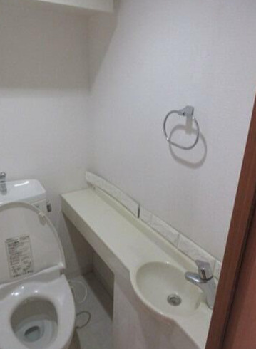 Ｄクラディア目黒本町 のトイレ
