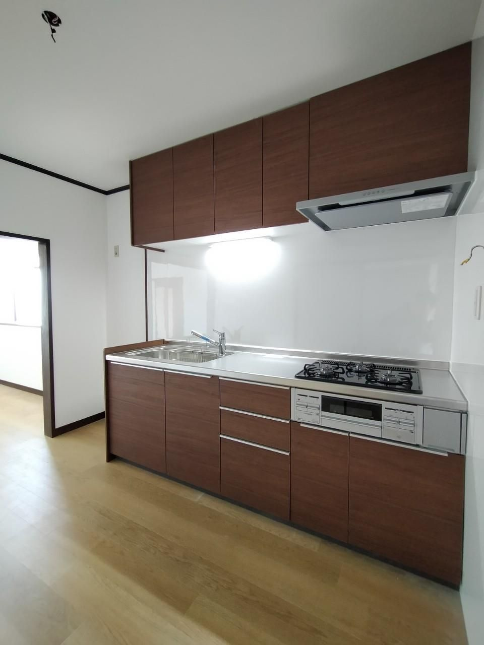マンションアザレアA棟のキッチン|ゆったり過ごせるお風呂です