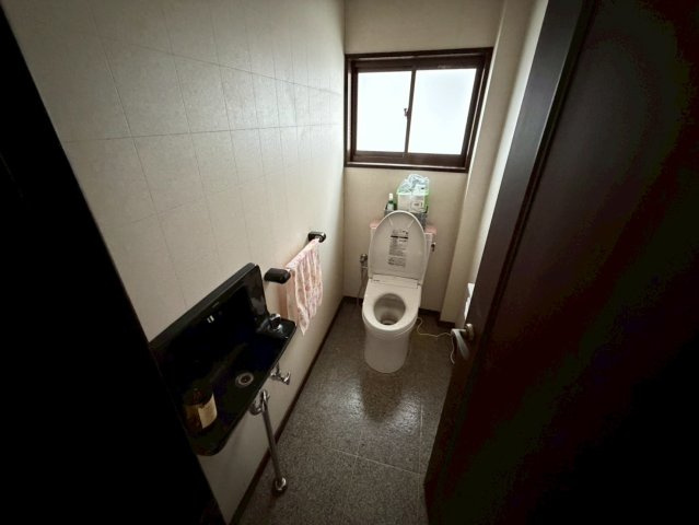 城陽市久世里ノ西　店舗付住宅のトイレ|2階住居部分
