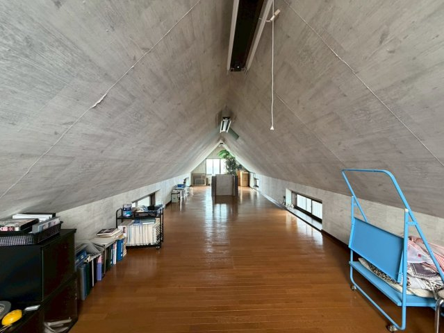 城陽市久世里ノ西　店舗付住宅の内装|屋根裏部屋