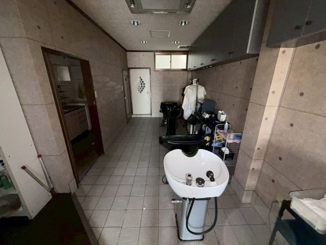 城陽市久世里ノ西　店舗付住宅のその他|1階店舗　シャンプースペース
