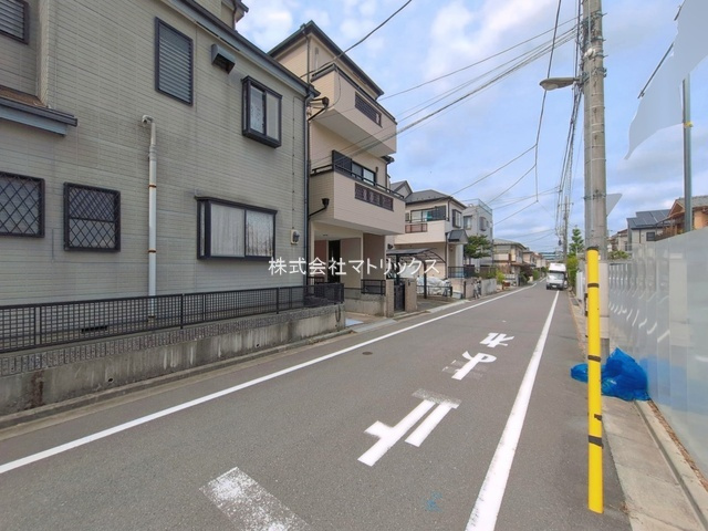 板橋区三園1丁目　新規リフォーム戸建　建物32坪ゆとりの邸の前面道路含む現地写真