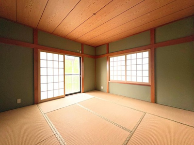 【和室】 | ◆青葉区荏子田1丁目　中古戸建◆ | ◆室内はいつも明るい印象なので気持ちの良い朝を迎えられます。各部屋にはクローゼットを完備しており、収納が多いお家はすっきりして快適空間です。