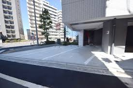 クレイシア入谷の駐車場
