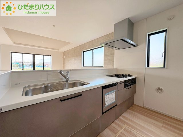 ひたちなか市東石川8期　新築戸建のキッチン|料理をしながらでも、ご家族との会話を楽しめる対面式キッチン
