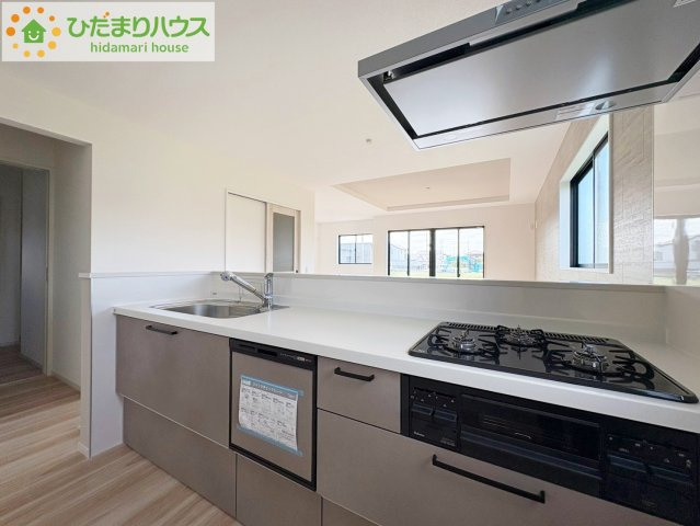 ひたちなか市東石川8期　新築戸建のキッチン|リビングを見渡せるキッチンはお子様を見ながらでも料理が出来て安心ですね☆