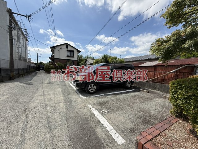 ドエリング朝妻の駐車場