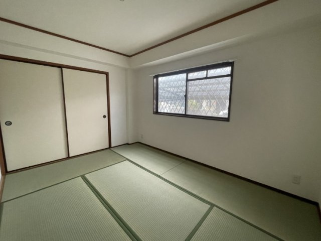 クリエイト三島(摂津)の和室
