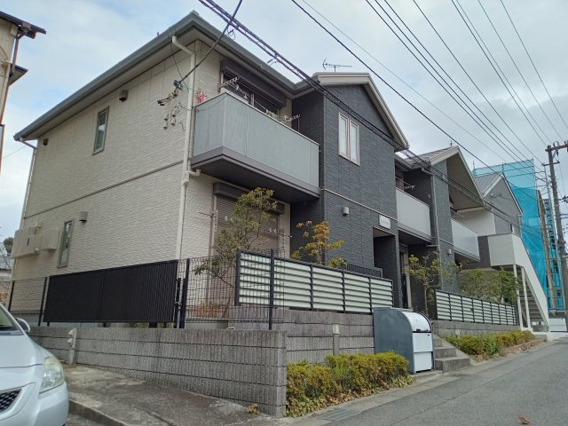 川崎市多摩区生田８丁目のアパートの外観