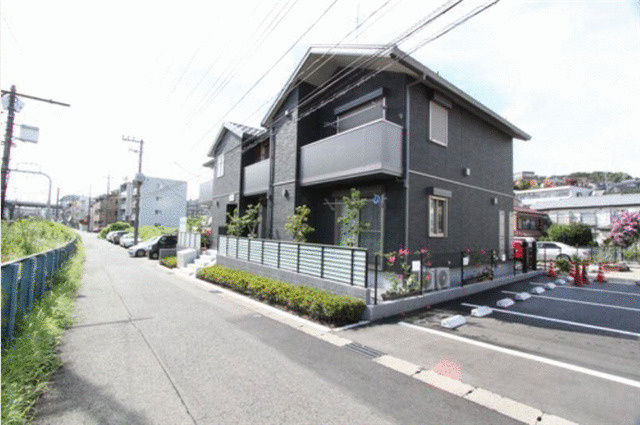 川崎市多摩区生田８丁目のアパートの外観