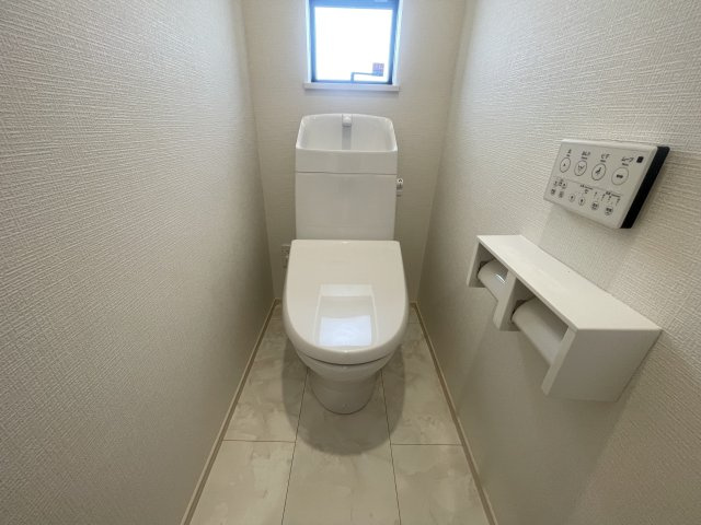 豊見城市金良Ⅲ（全10棟）G号棟のトイレ|G号棟　温水洗浄便座♪