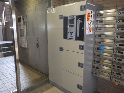 【エントランス】 | エクセルハイム | 宅配ボックス

