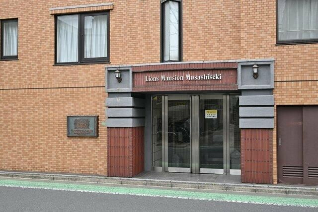 ライオンズマンション武蔵関のエントランス