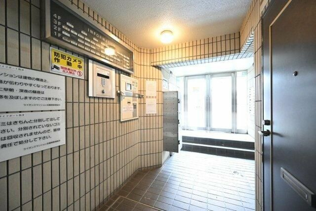 ライオンズマンション武蔵関のエントランス