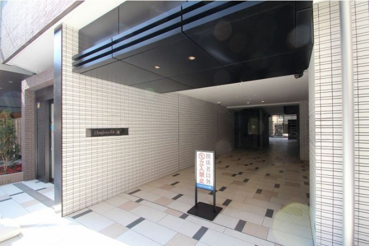 カンファタブル柳橋のエントランス|建物の内部です