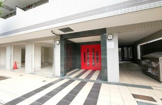 ヴィータローザ新江古田のエントランス