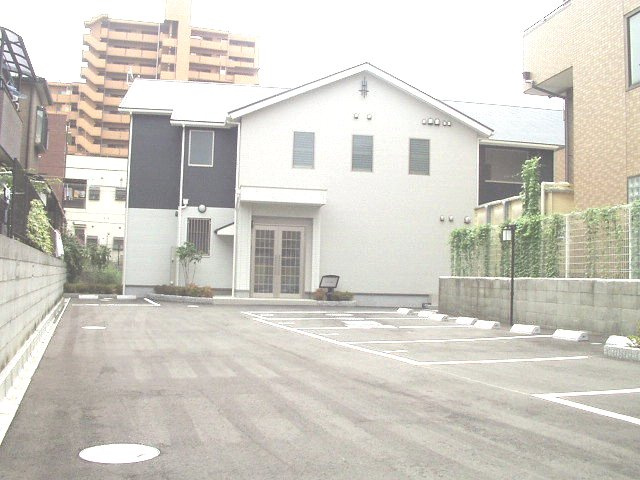 アンジェリーク府中の駐車場