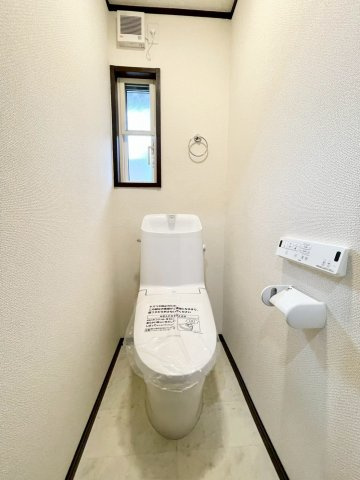 長野市大字大豆島　中古戸建のトイレ