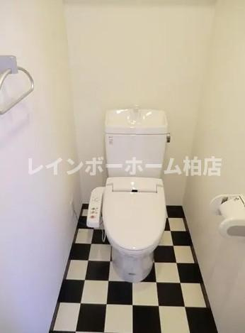 カーザ日暮のトイレ|※別部屋参考写真。