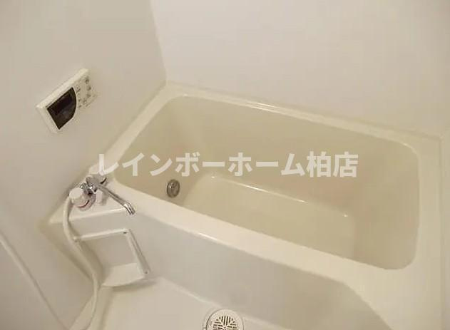 カーザ日暮の浴室|※別部屋参考写真。