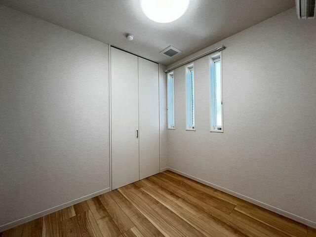 【内装】 | オーキッド | 明るい色調の室内です