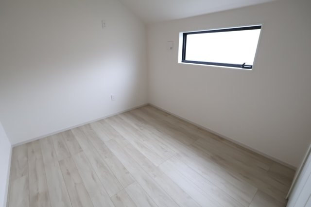 《仲介手数料無料》岩槻区諏訪５丁目5-3新築一戸建てKEIAI GRACEの洋室