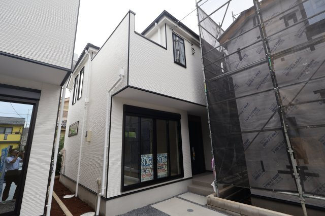 《仲介手数料無料》岩槻区諏訪５丁目5-3新築一戸建てKEIAI GRACEの外観|撮影日 2026年8月23日 14:00 曇り