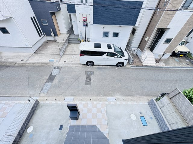流山市松ヶ丘４丁目新築戸建【東小学校:10分】の展望|バルコニーより道路側眺望・南道路で日当たり良好♪