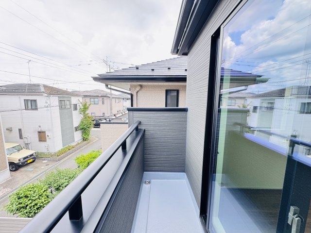 流山市松ヶ丘４丁目新築戸建【東小学校:10分】のバルコニー|4.5帖洋室前バルコニー