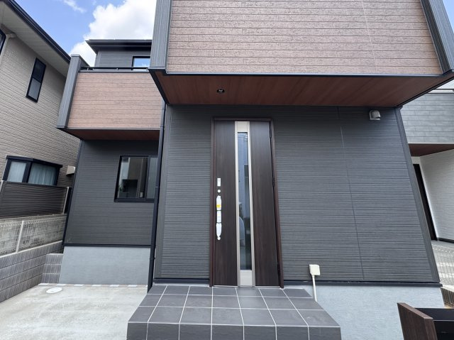 流山市松ヶ丘４丁目新築戸建【東小学校:10分】のエントランス|エントランス・玄関ポーチ