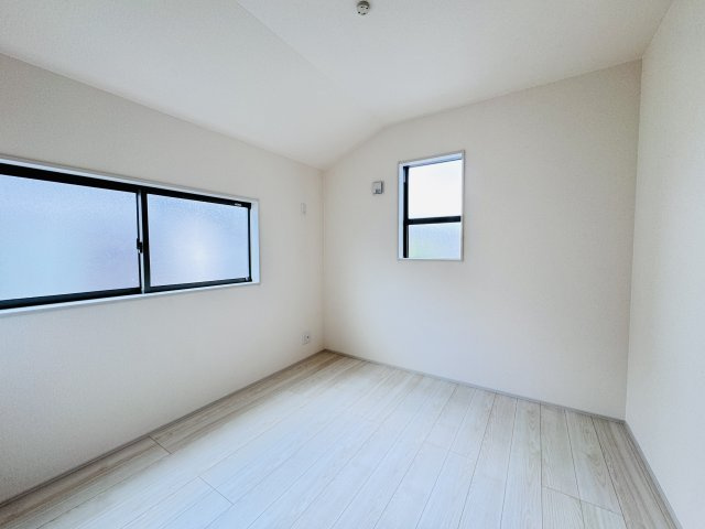 流山市松ヶ丘４丁目新築戸建【東小学校：10分】の洋室|4.5帖洋室