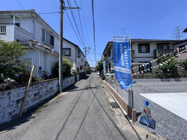 流山市駒木台新築戸建（駒木台２期）の前面道路含む現地写真