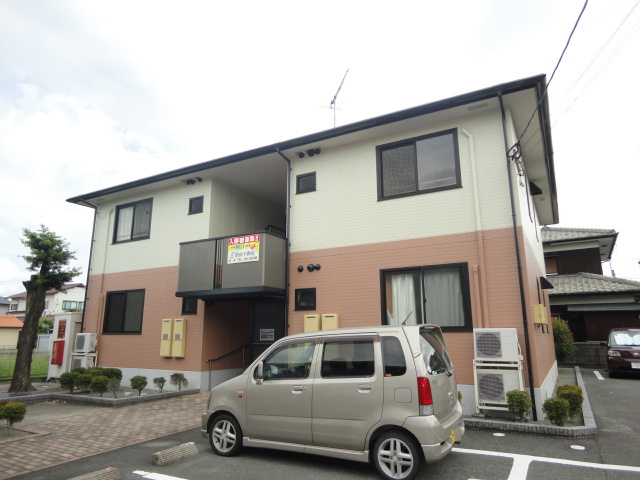 サニーホームズ宮ノ陣B棟の駐車場|車をお持ちの方に嬉しい駐車場付きの物件です