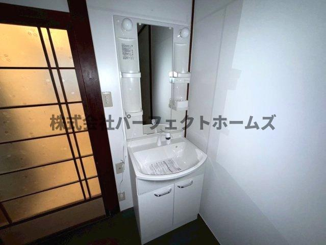 星丘1丁目テラスの洗面所|コンパクトで使いやすい洗面所