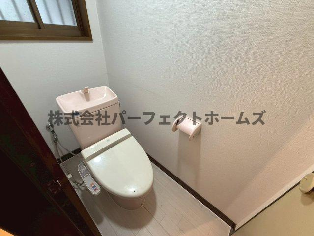星丘1丁目テラスのトイレ|ゆったりとした空間のトイレです