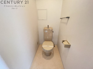 シンプルで掃除のしやすいトイレです♪