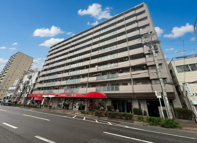 進和グレーシィハイツ平野の外観|マンションの1階にスーパーが入っており、毎日のお買い物がとても便利。重い荷物を持って遠くまで行く必要がなく、忙しい日常をしっかりサポートしてくれます。