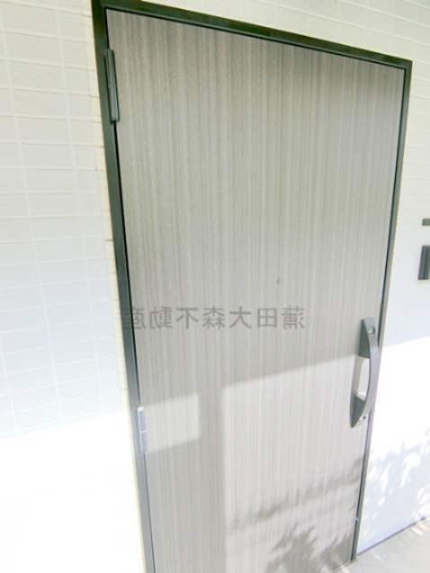 エストゥルース羽田の玄関