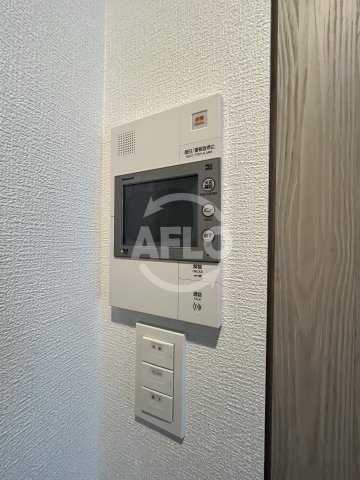 アルティザ江坂のセキュリティ|アルティザ江坂　モニター付きインターホン