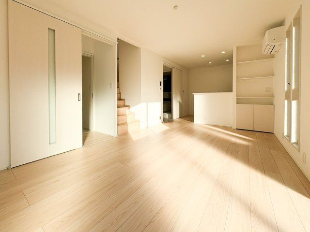 福岡市南区中尾１丁目のアパートの居間・リビング
