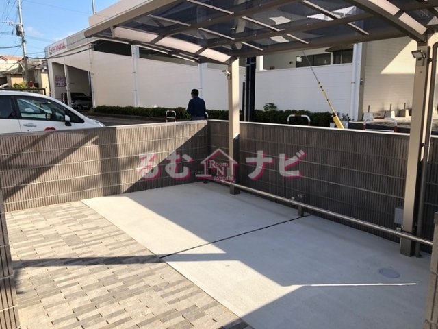 福岡市南区野間４丁目のアパートの駐車場