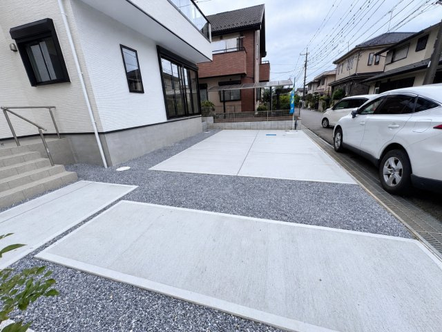 流山市宮園３丁目新築戸建【八木南小学校:10分】の駐車場|駐車スペース・並列3台駐車可