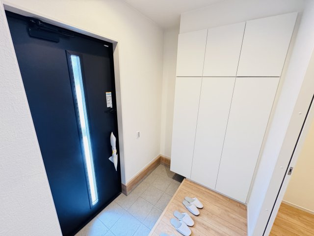 流山市宮園３丁目新築戸建【八木南小学校:10分】の玄関|玄関ホール・シューズボックス